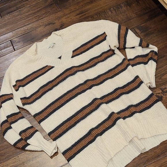 American Eagle Outfitters Tops - American Eagle Tunic length sweater